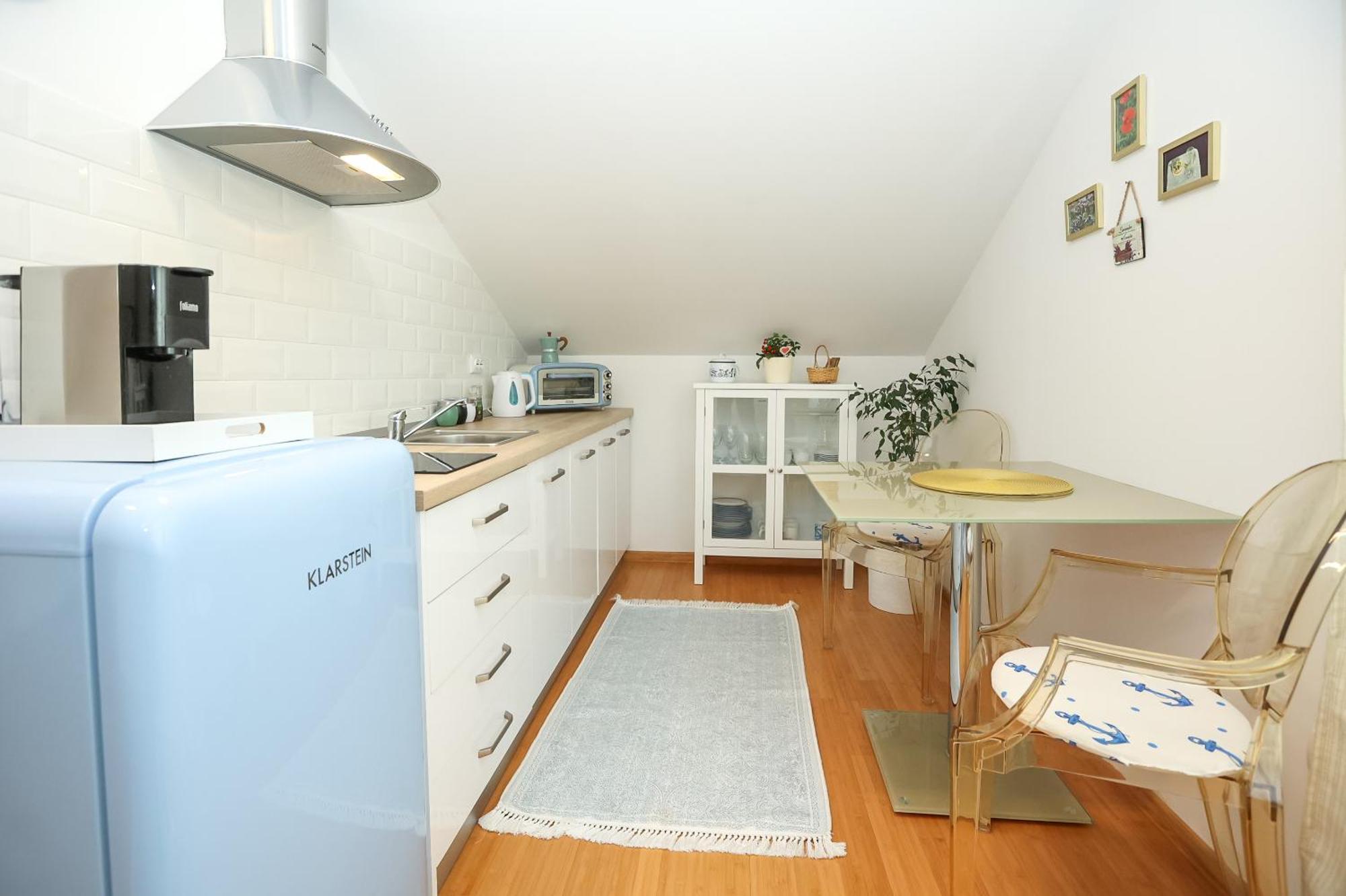 Z&A Studio Apartment With Parking Божава Экстерьер фото