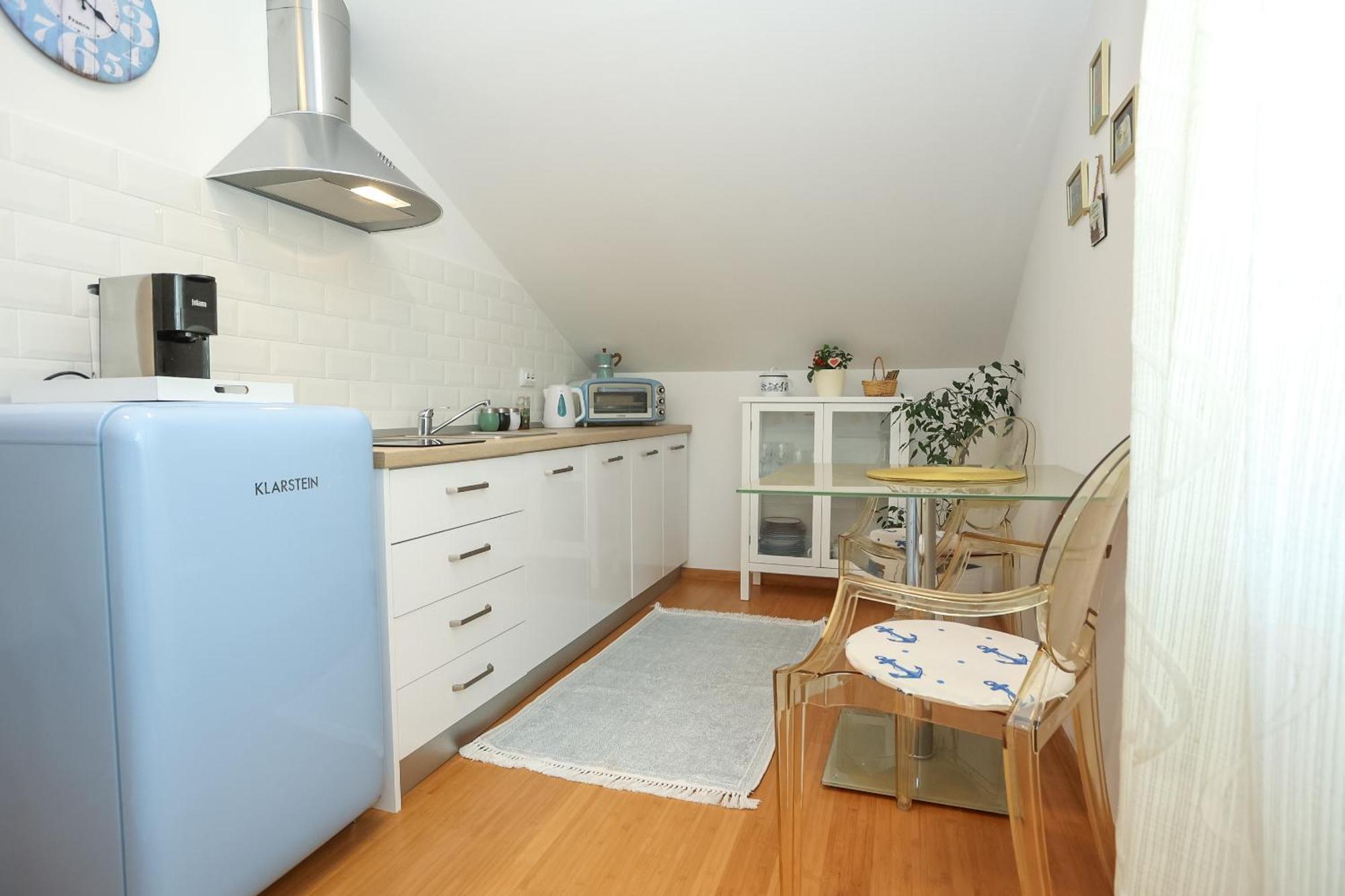 Z&A Studio Apartment With Parking Божава Экстерьер фото