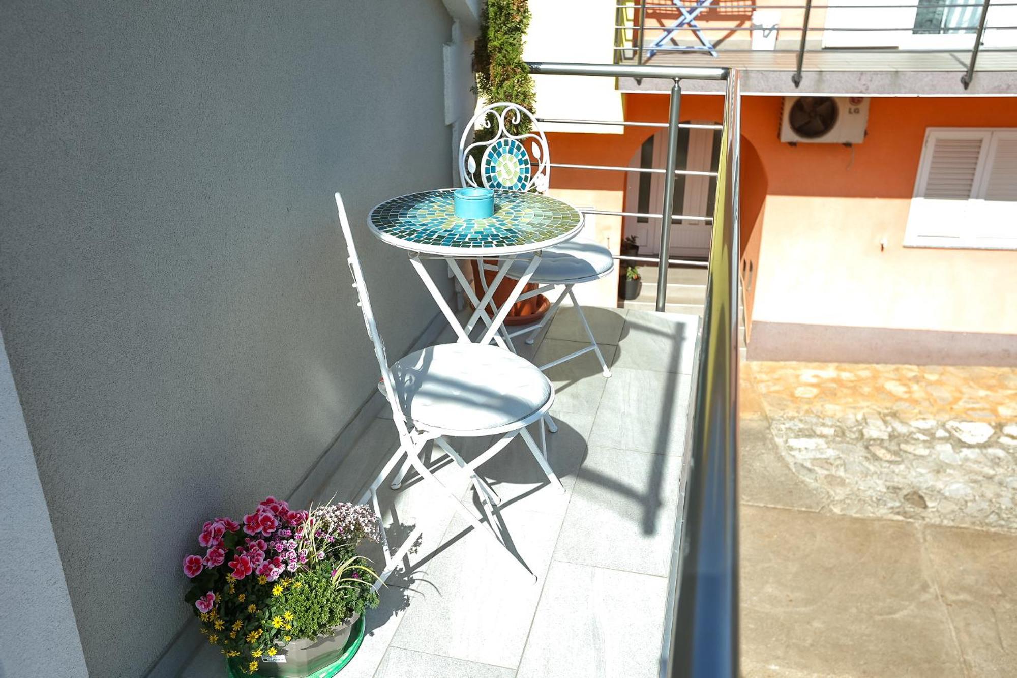 Z&A Studio Apartment With Parking Божава Экстерьер фото